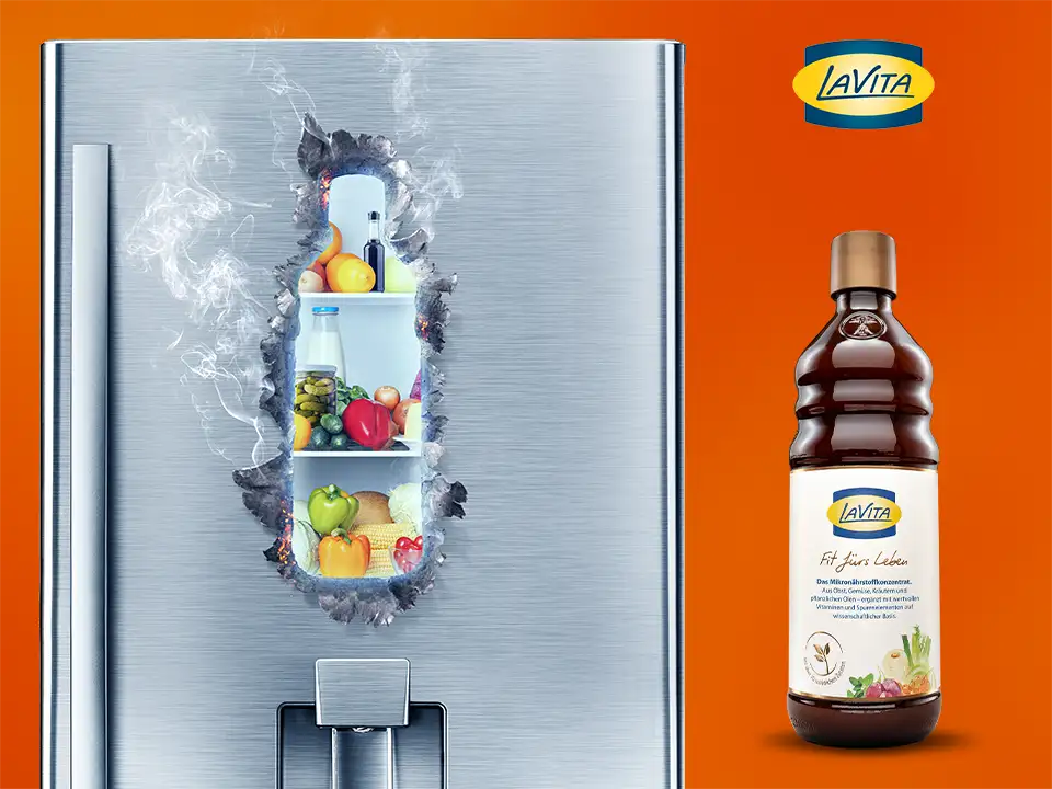 Campaign key visual for a supplement power drink combining photography and high-end retouching. The bottle crashed through the refrigerator so there is a hole in the door with the contours of the power drink